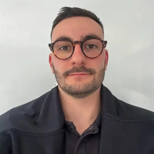 Portrait membre de l’équipe Occiclean32 – spécialiste nettoyage canapé Toulouse